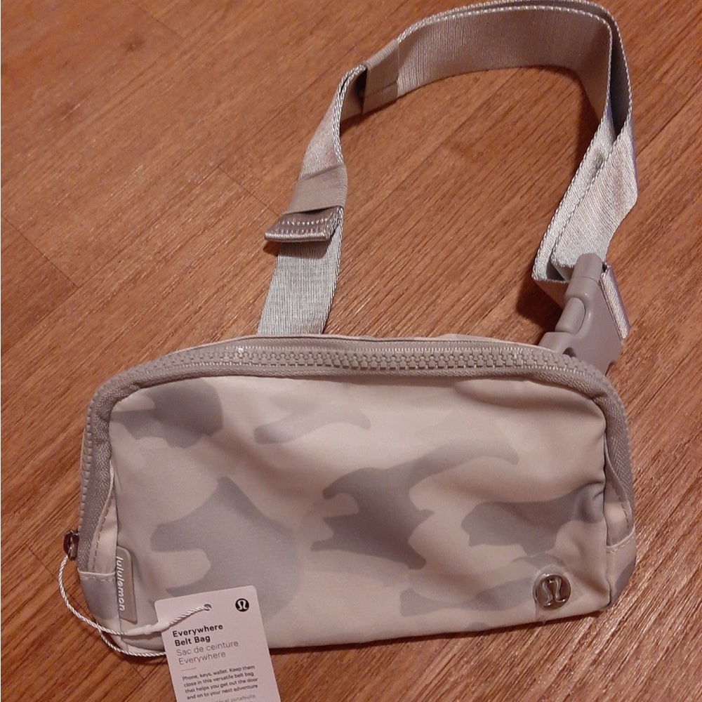 Lululemon fakes circulating around - Picture 12 of 15